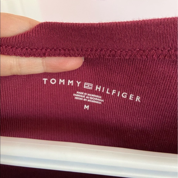 ✨2 FOR $20 TOMMY HILFIGER T-SHIRTS✨ - Picture 6 of 6